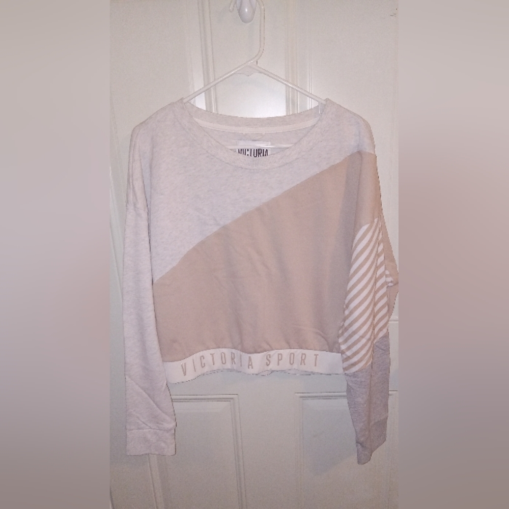 Victoria’s Secret Women’s Victoria’s Sport Logo Crewneck Sweatshirt NWOT